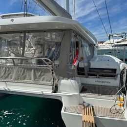 Lagoon 43 | Andorinha