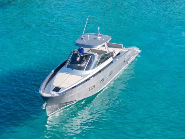 MedYacht 42 | Layback