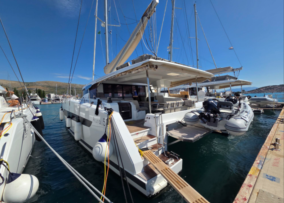 Fountaine Pajot Aura 51 | Odysseus