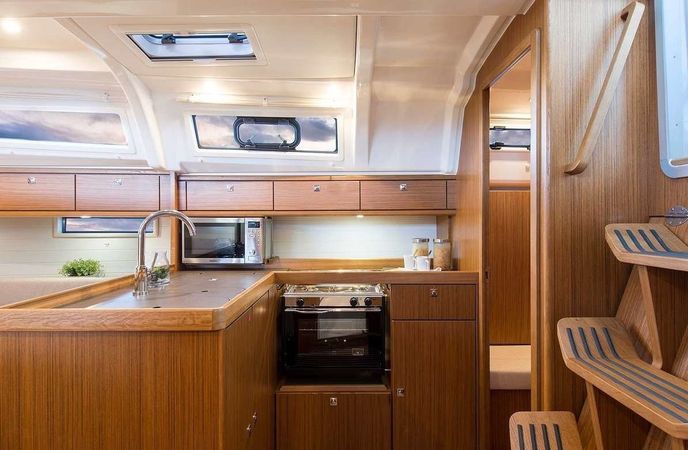 Bavaria Cruiser 37 | Simone