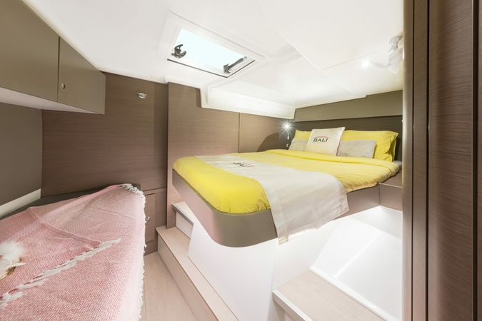 Bali Catspace | Helios