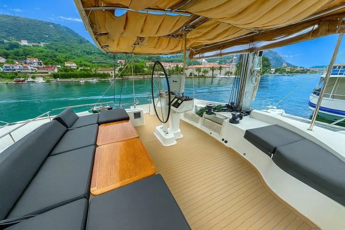 Lagoon 52 F | Orion Star