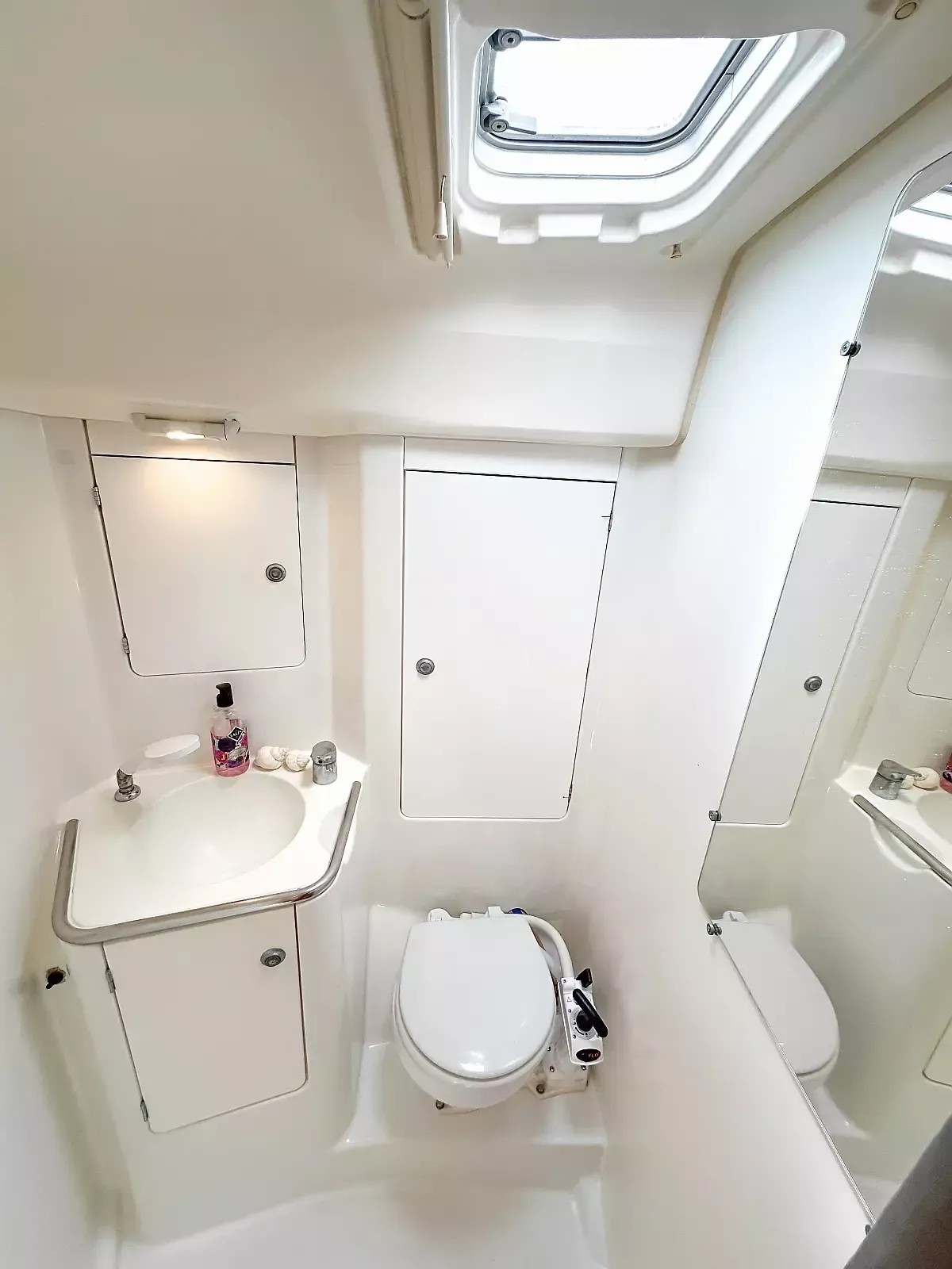 Jeanneau Sun Odyssey 40.3 | Azure