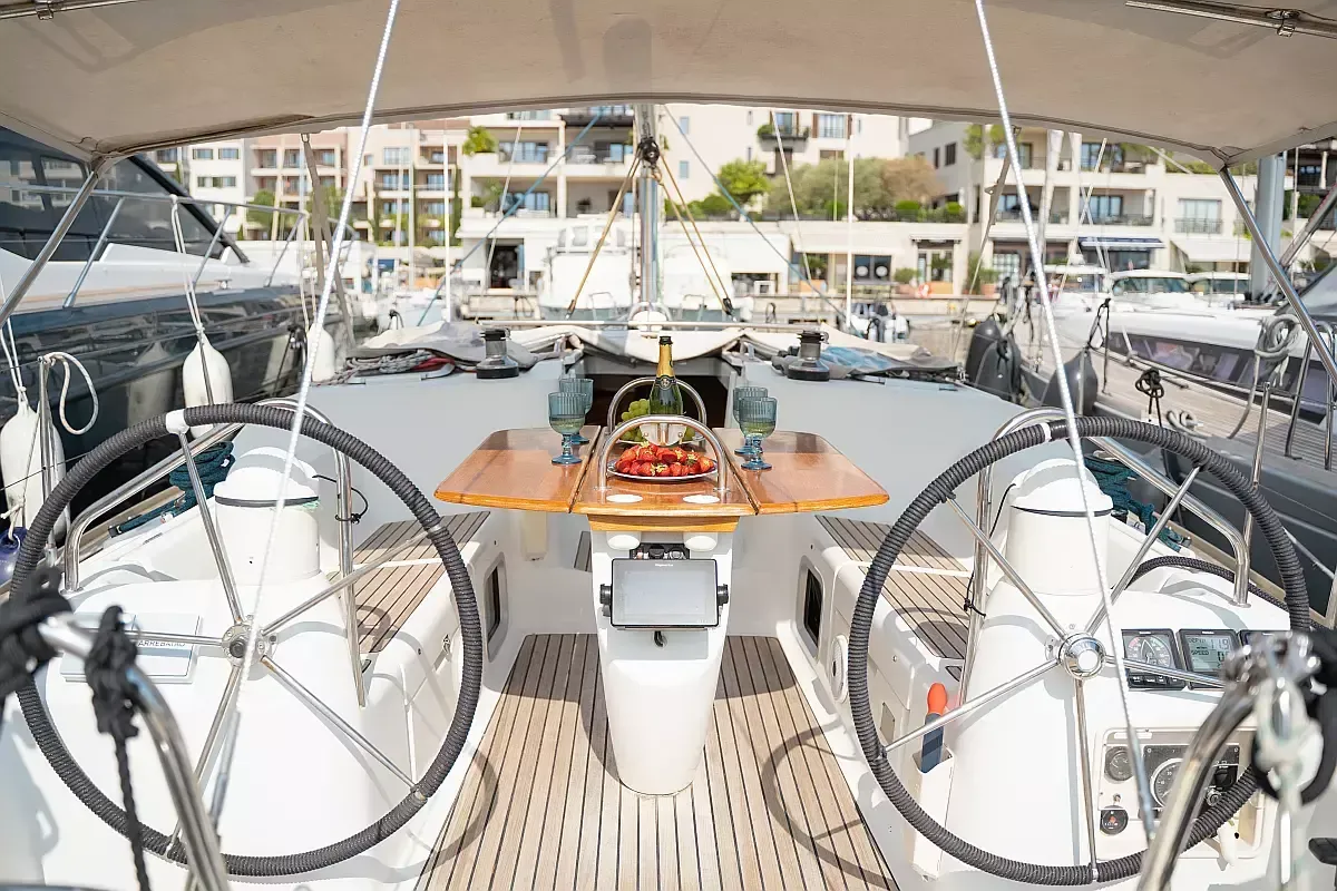 Jeanneau Sun Odyssey 40.3 | Azure