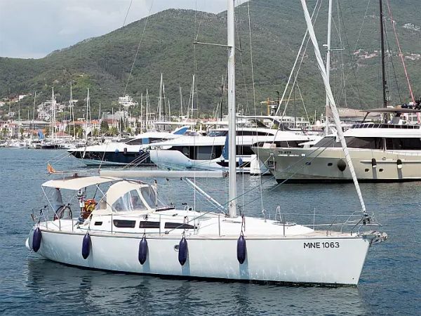 Jeanneau Sun Odyssey 40.3 | Azure