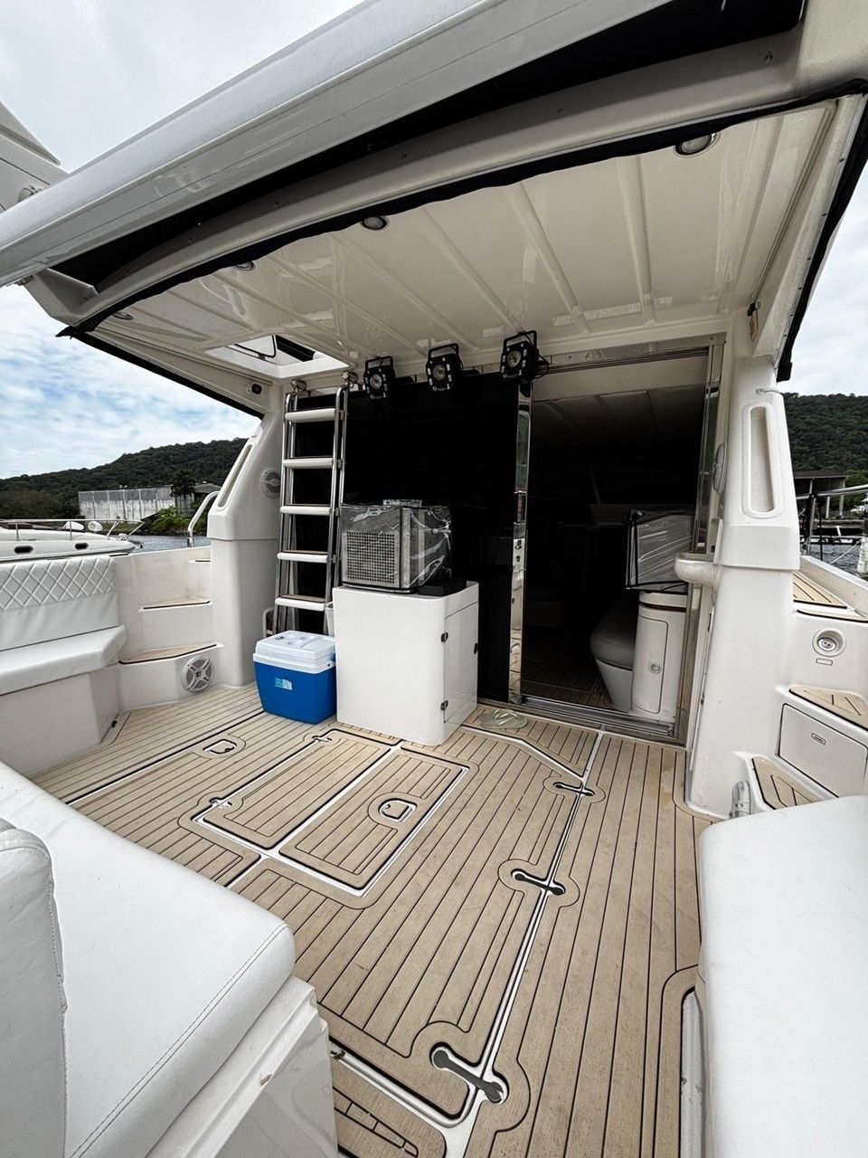 Intermarine 440 | Lattitude