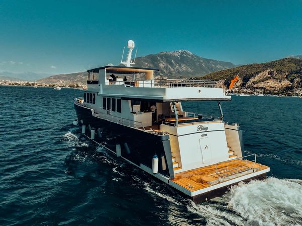 Custom Built 85 | Beluga