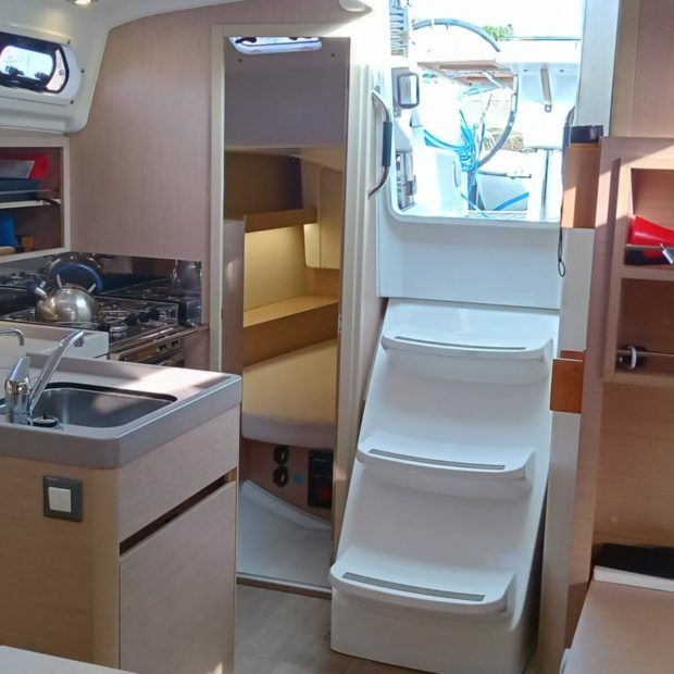 Beneteau Oceanis 34.1 | Still Nolan
