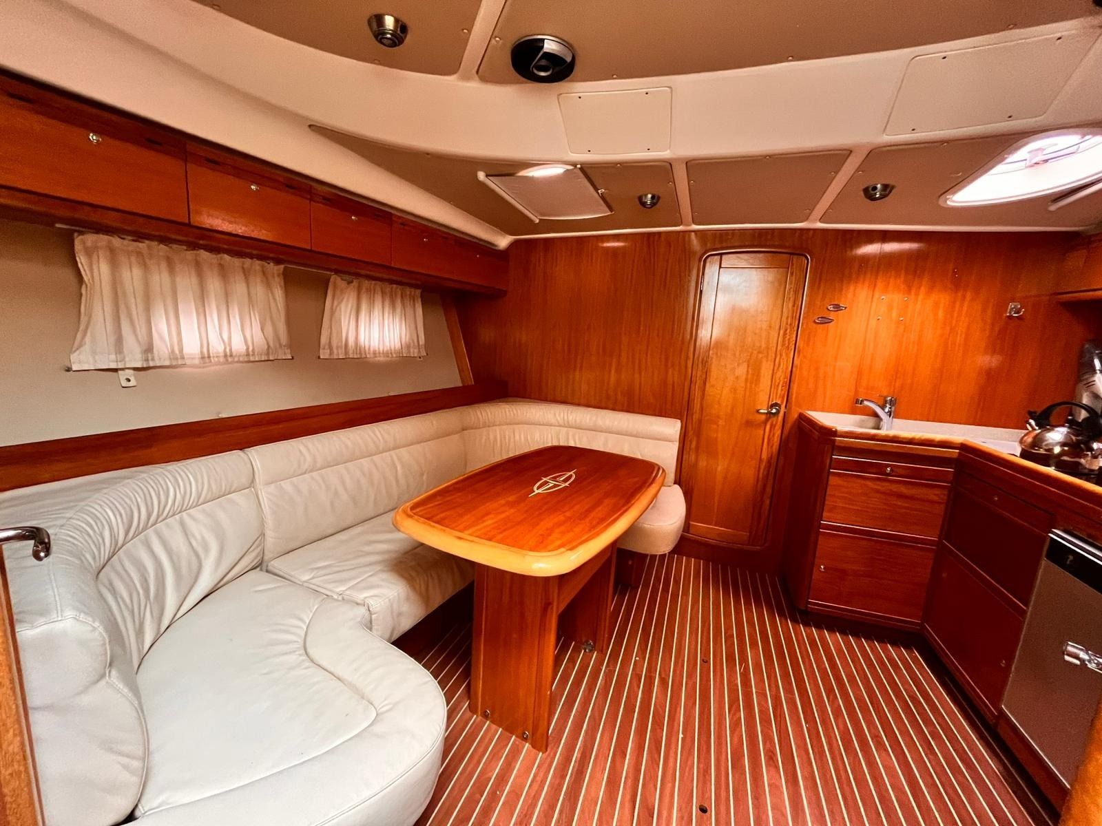 Bavaria Sport 37 | Amigo