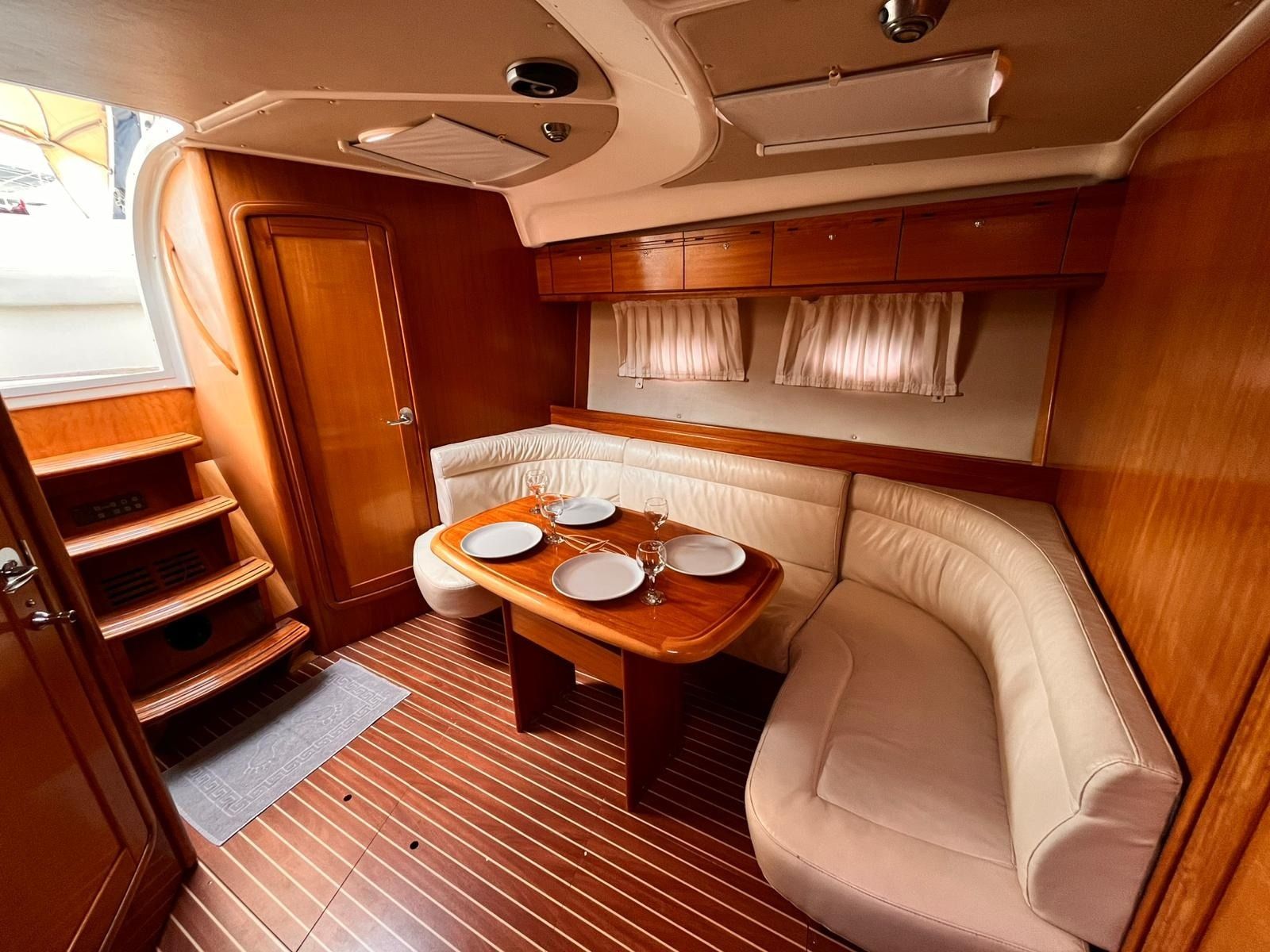 Bavaria Sport 37 | Amigo