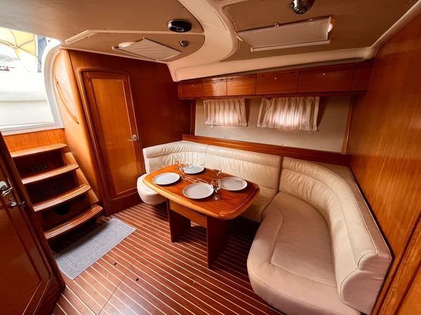 Bavaria Sport 37 | Amigo