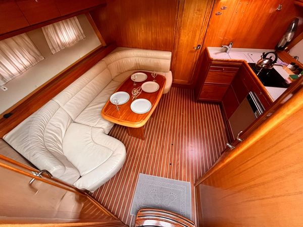 Bavaria Sport 37 | Amigo