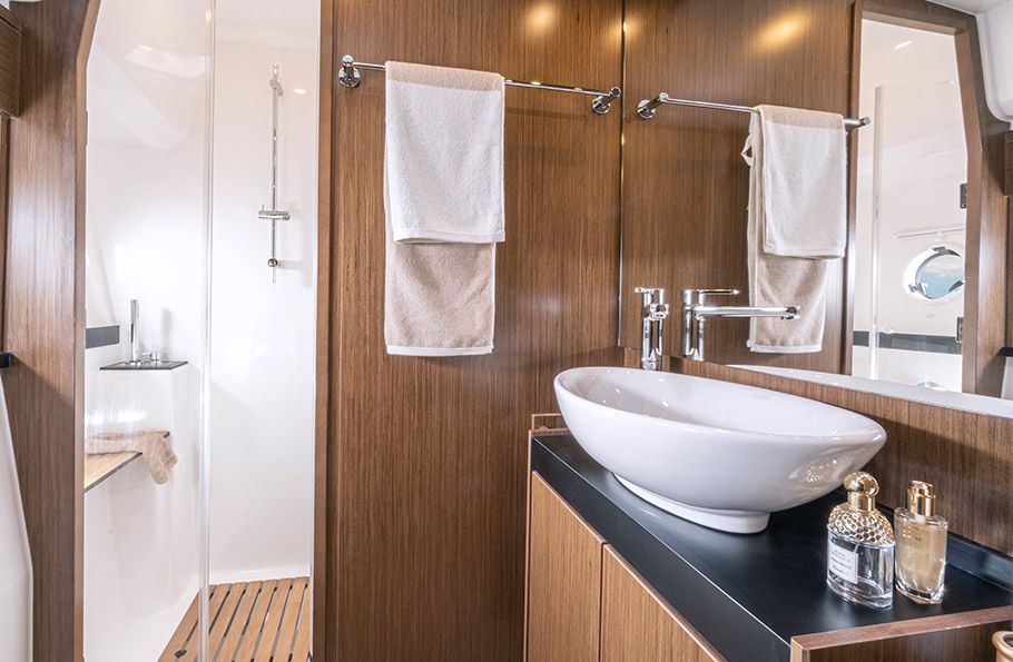 Bavaria Virtess 420 Fly | Zanngi