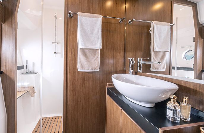 Bavaria Virtess 420 Fly | Zanngi