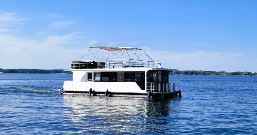 Inter Corpora Demeter 122 | Niki