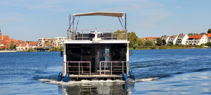 Inter Corpora Demeter 122 | Niki