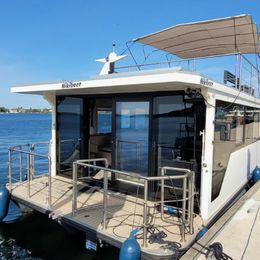 Inter Corpora Demeter 122 | Niki