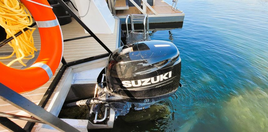 Inter Corpora Demeter 122 | Niki