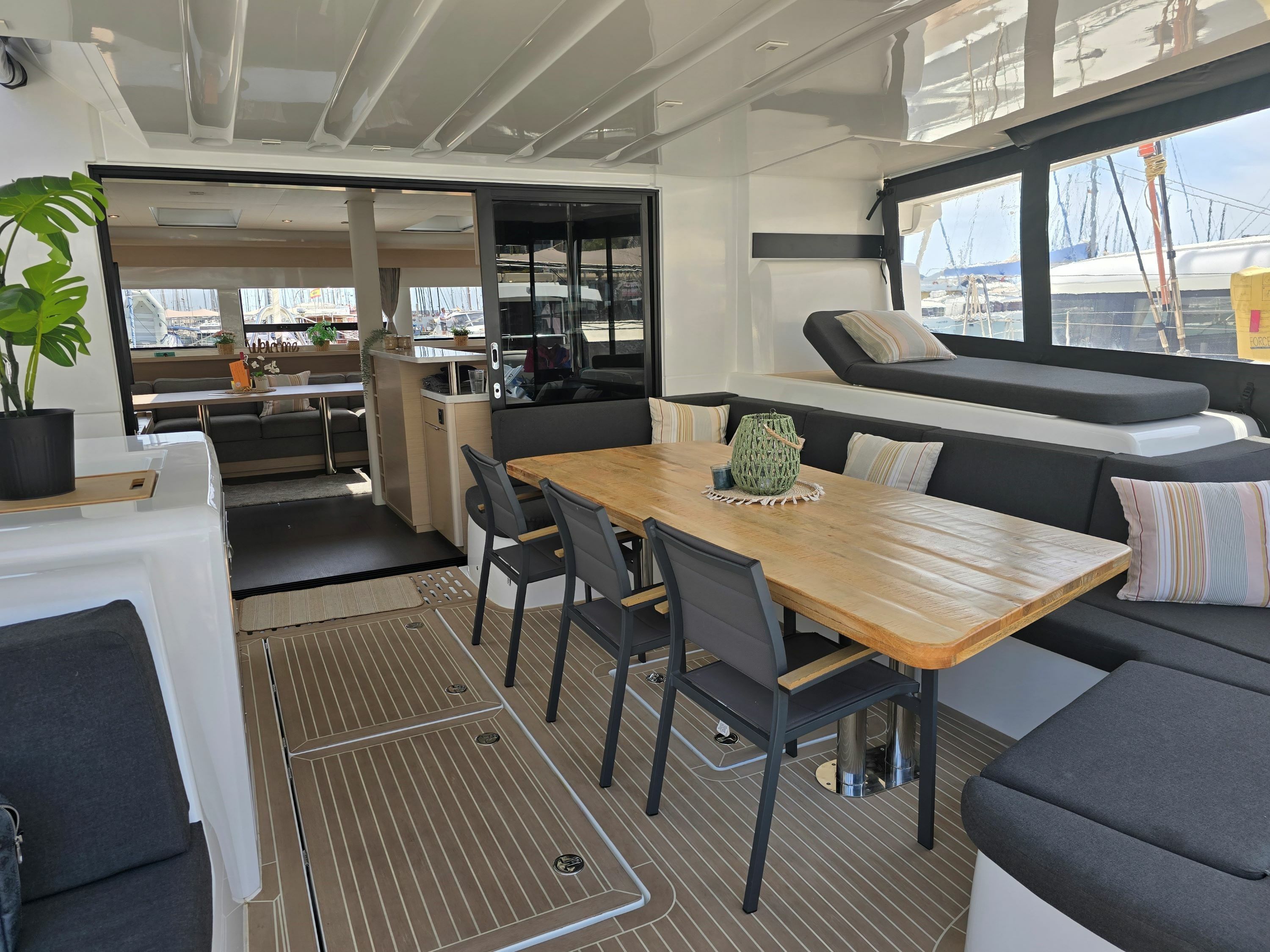 Lagoon 55 | Emilia