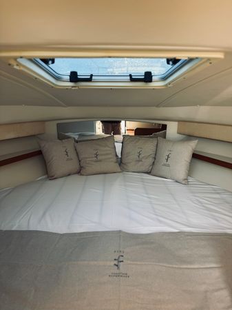Tiara 2900 Coronet | Fiki