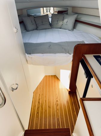 Tiara 2900 Coronet | Fiki