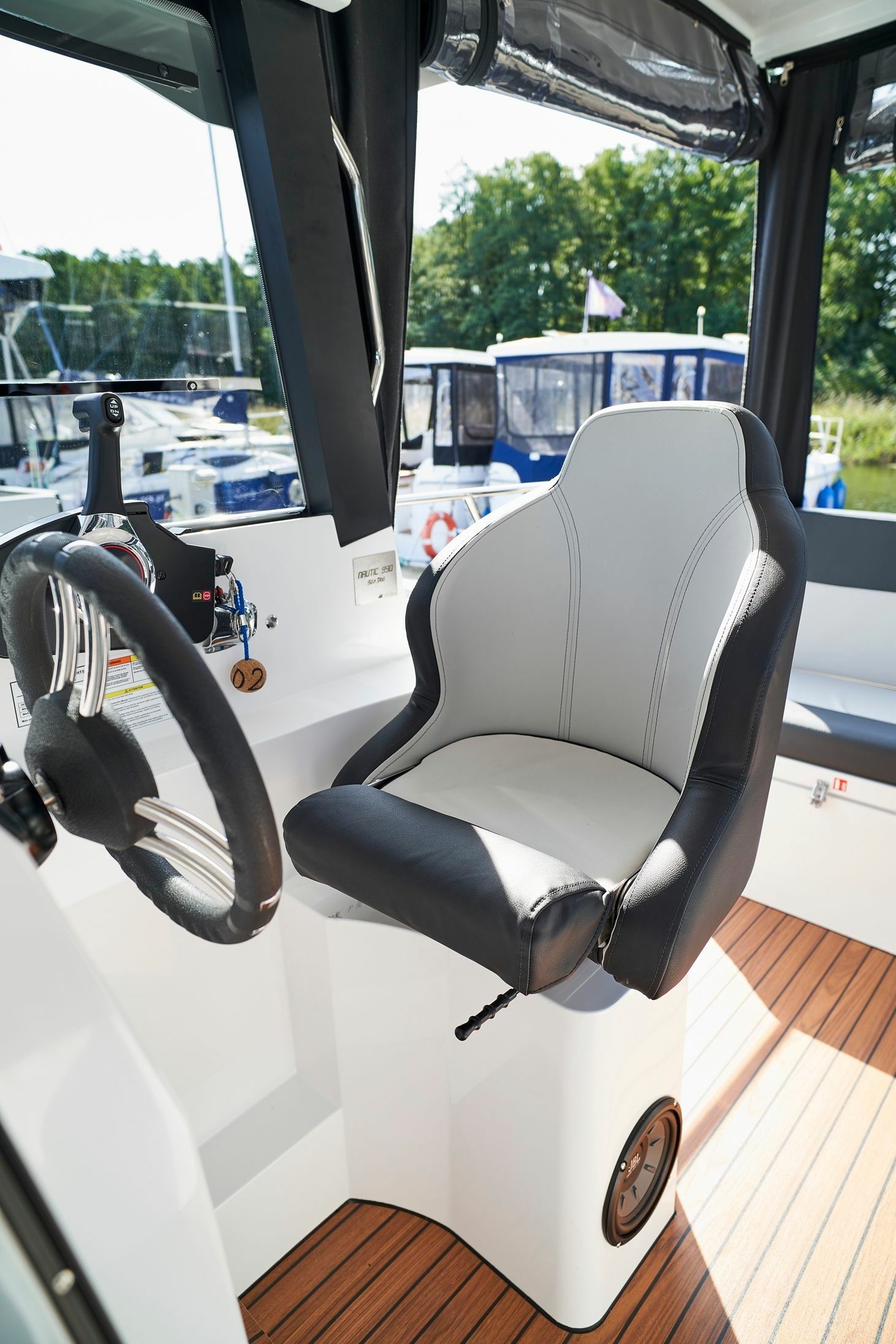 Nautic 900 | SeaDog 3