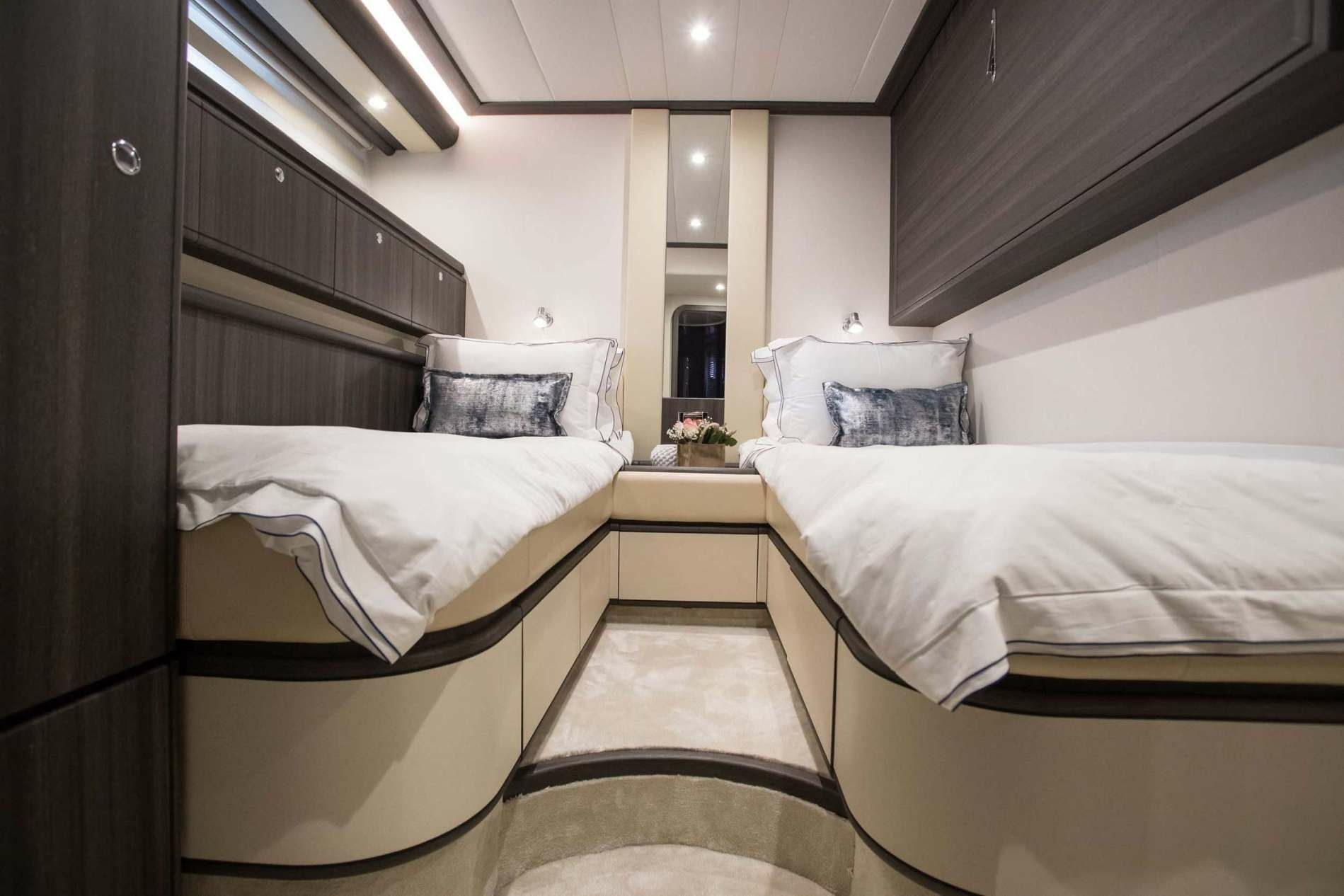 Ferretti 80 | Sofia D