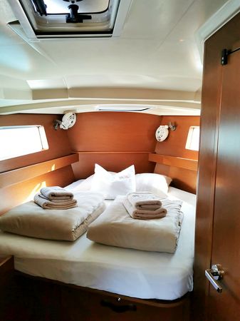 Beneteau Oceanis 41.1 | Office 2