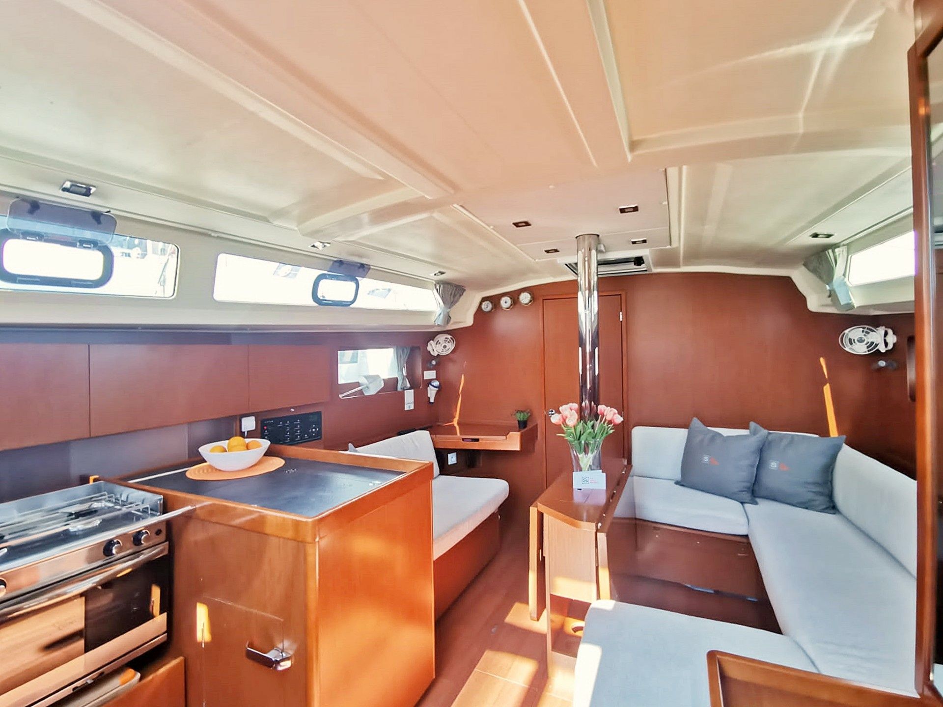 Beneteau Oceanis 41.1 | Office 2