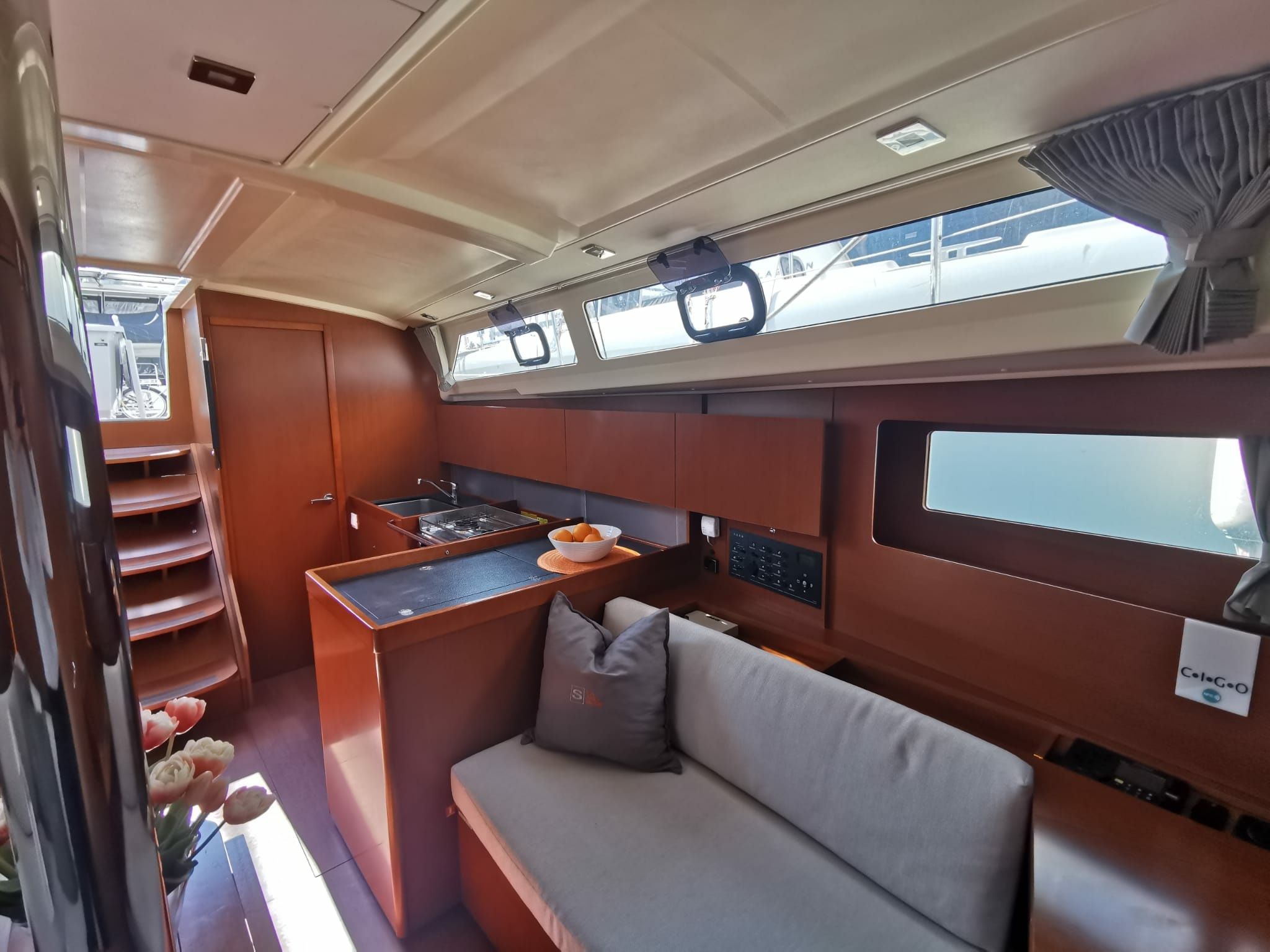 Beneteau Oceanis 41.1 | Office 2