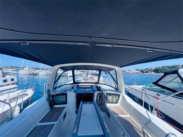 Beneteau Oceanis 41.1 | Office 2