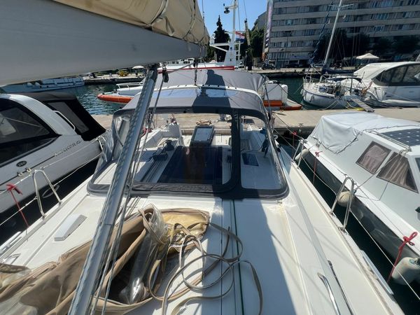 Beneteau Oceanis 41.1 | Office 2