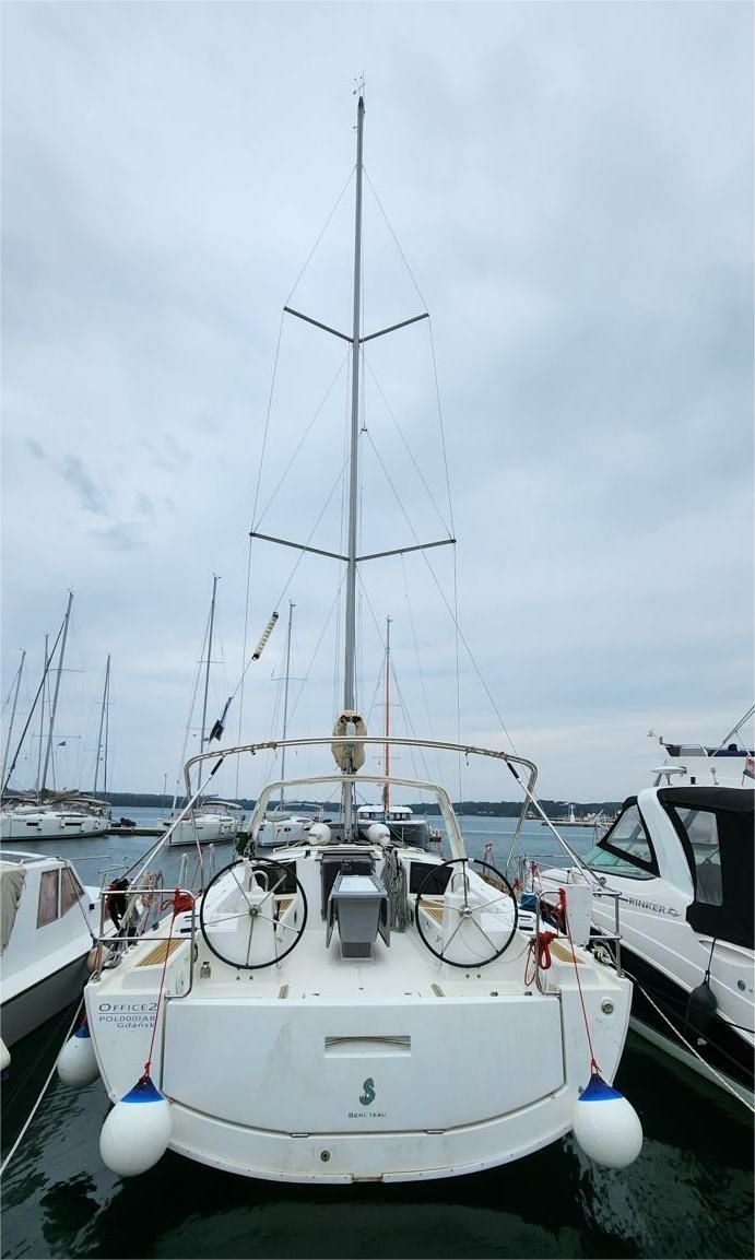Beneteau Oceanis 41.1 | Office 2