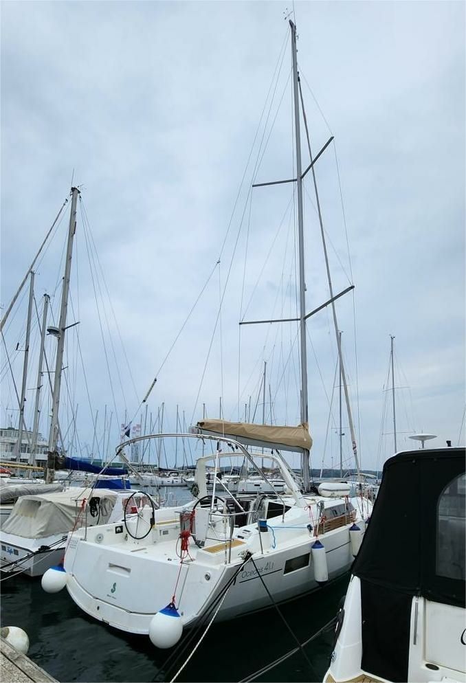 Beneteau Oceanis 41.1 | Office 2
