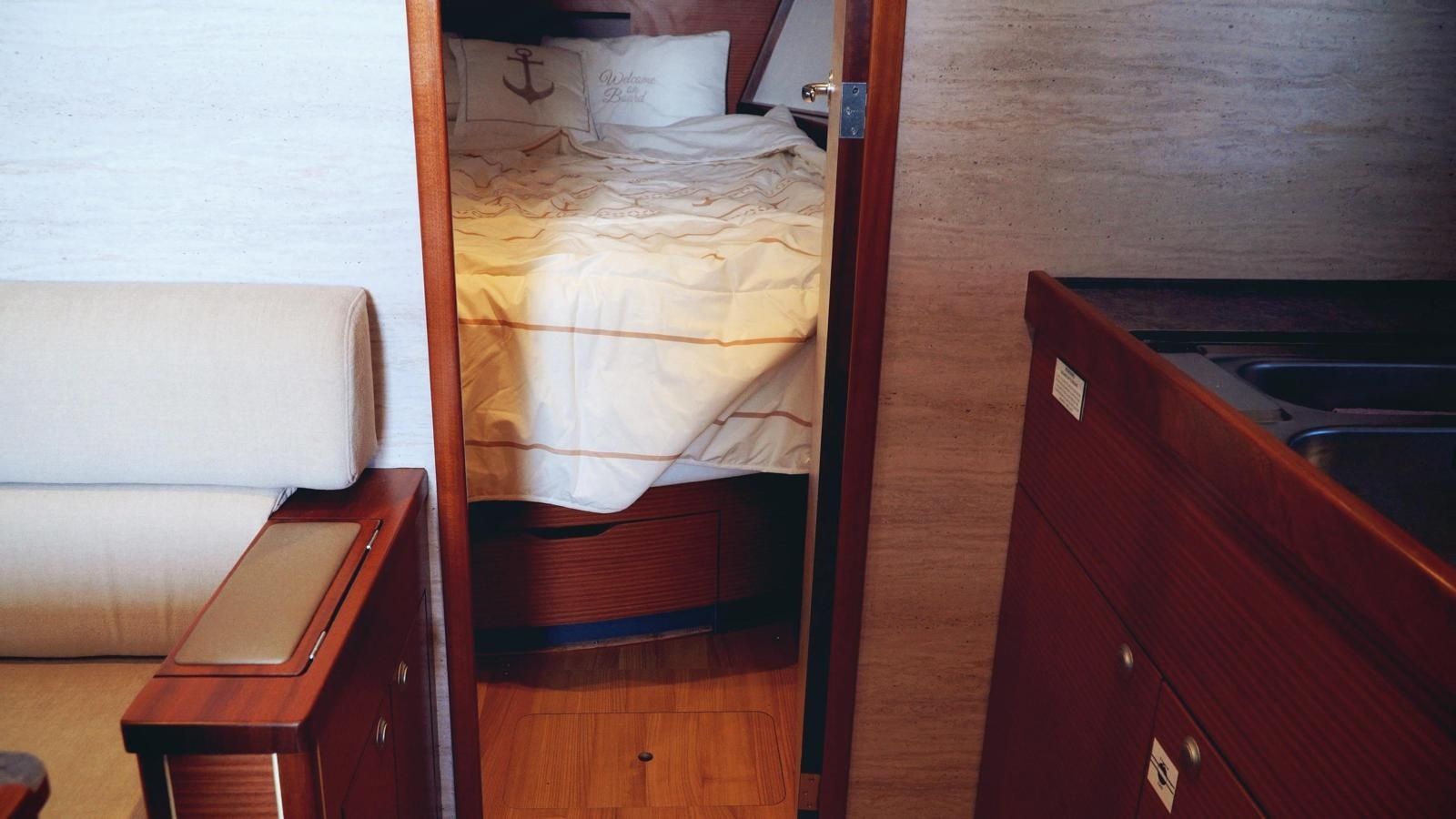 Delphia Escape 1100S | Ruza Hrvatske