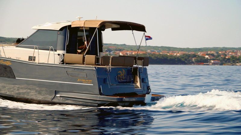 Delphia Escape 1100S | Ruza Hrvatske