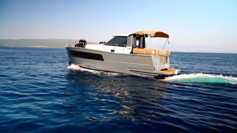 Delphia Escape 1100S | Ruza Hrvatske
