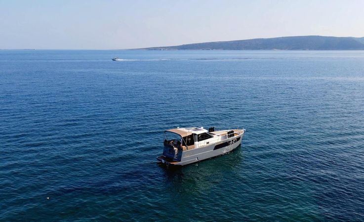 Delphia Escape 1100S | Ruza Hrvatske