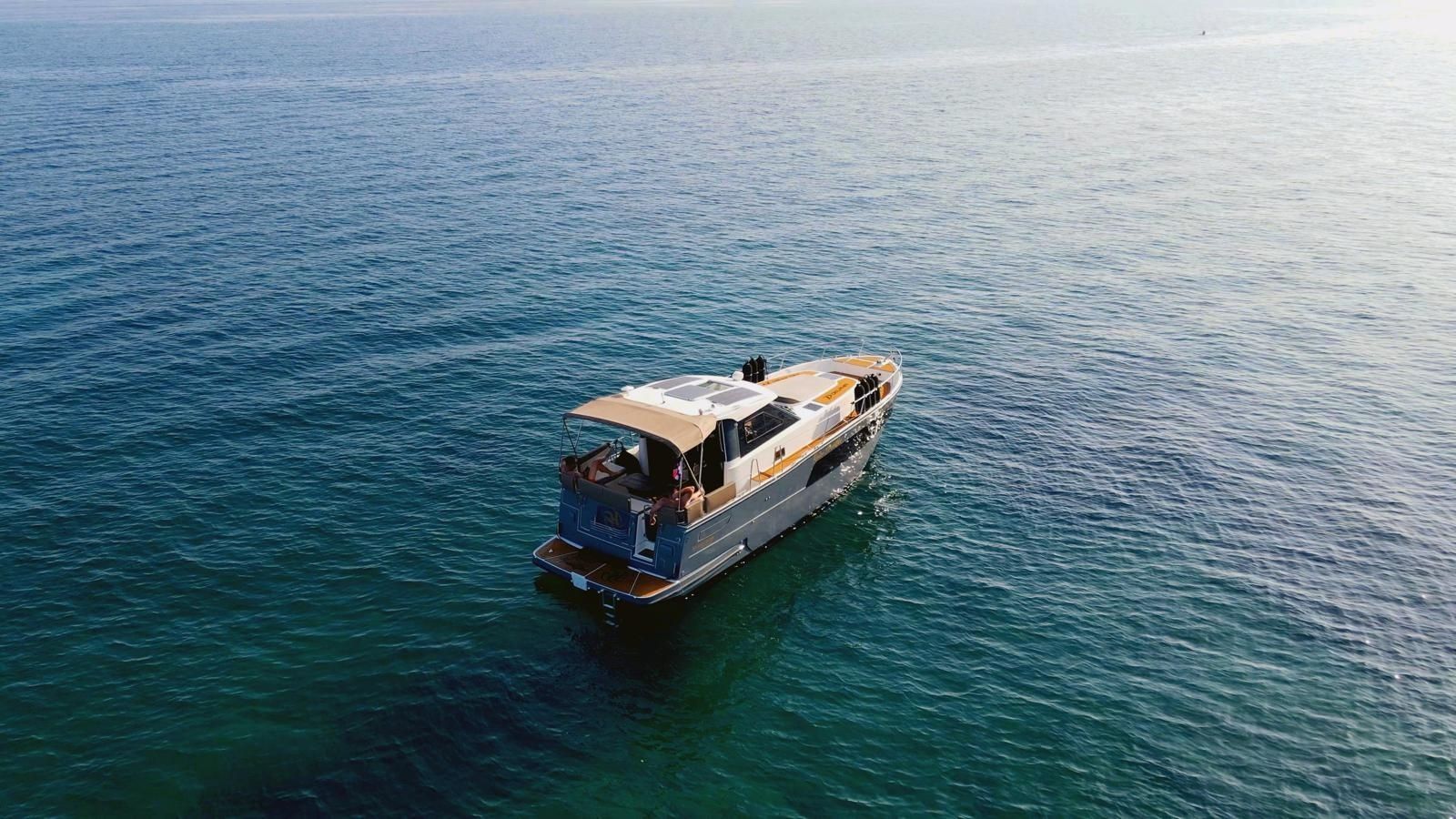 Delphia Escape 1100S | Ruza Hrvatske