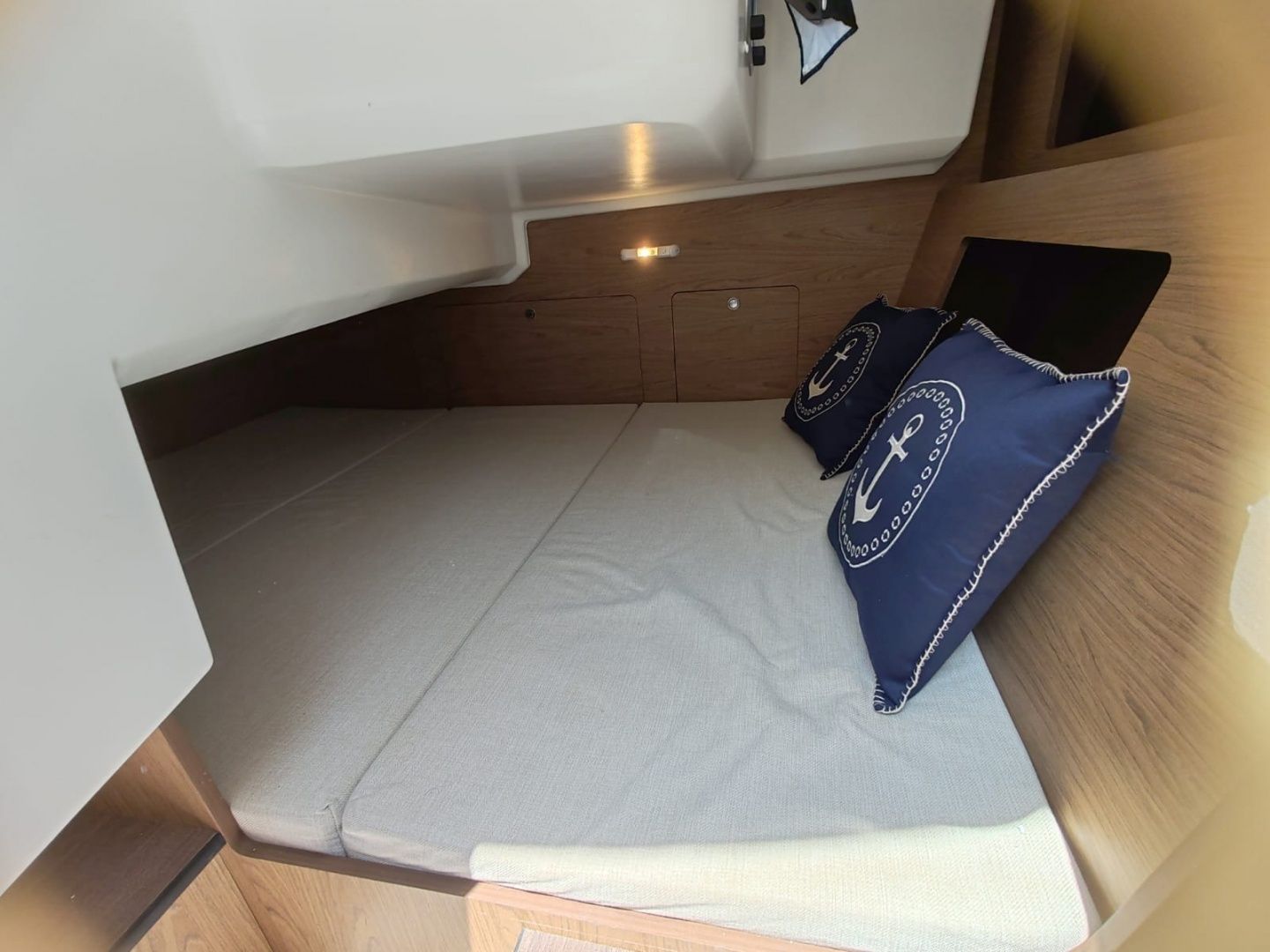 Beneteau Antares 8.80 | 14