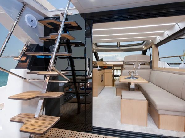 Bavaria Virtess 420 Fly | Mia Sophie