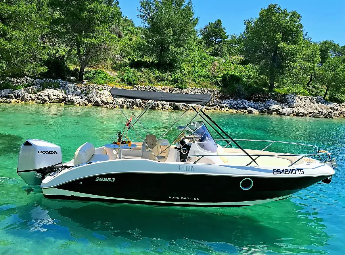 Sessa Key Largo 24 | Dory