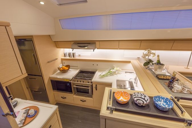 Jeanneau 64 | Golden Slumbers