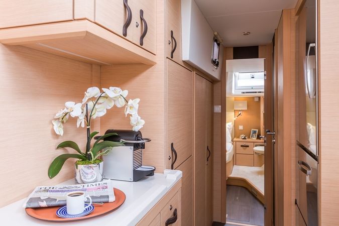 Jeanneau 64 | Golden Slumbers