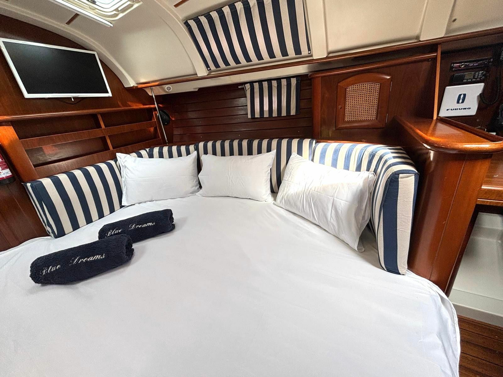 Beneteau Oceanis 38.1 | Blue Dreams