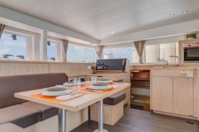 Lagoon 400 S2 | Christina 1