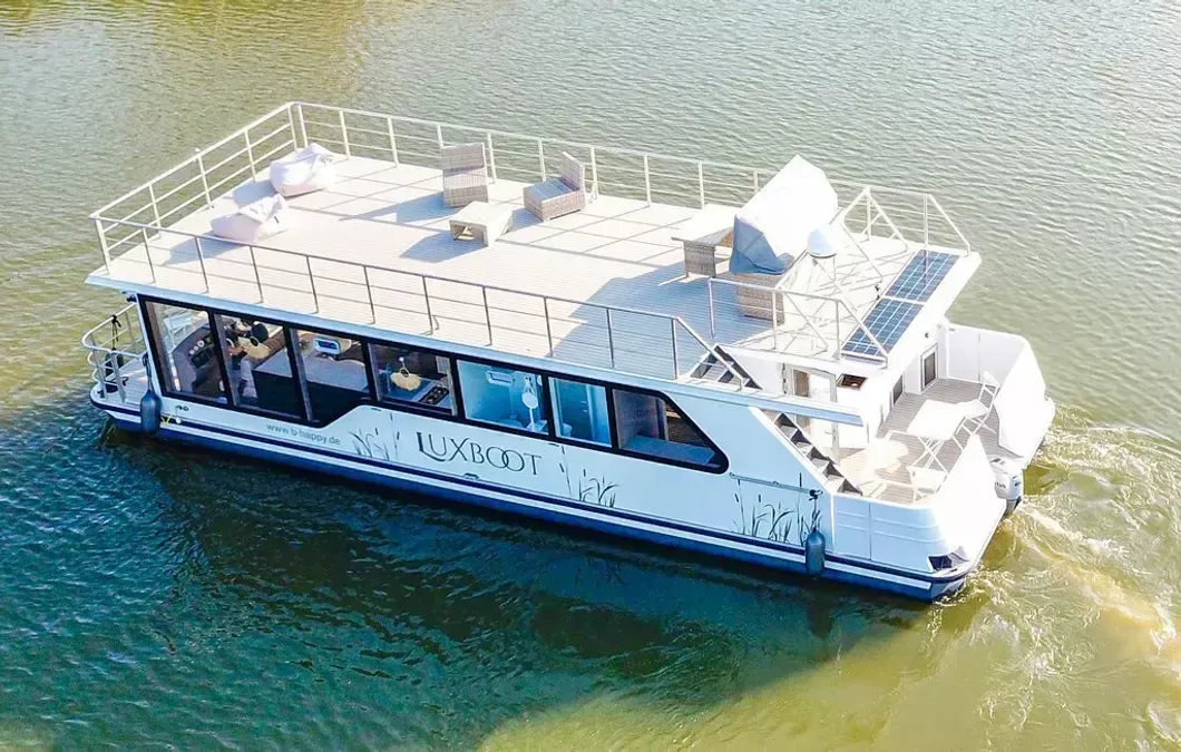 Houseboat Luxboot | Three