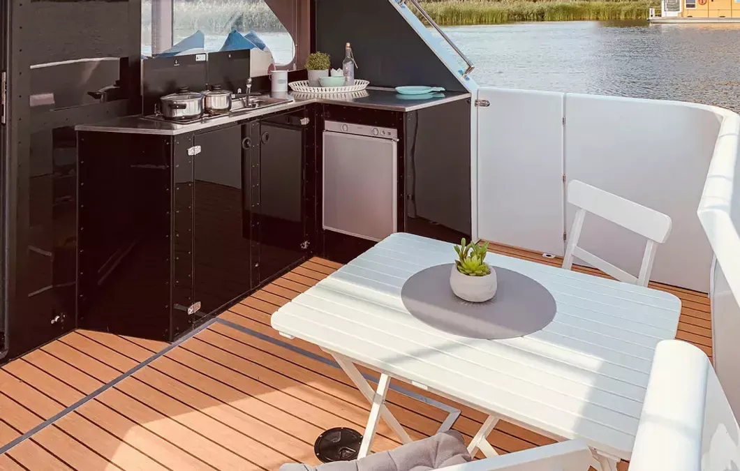 Houseboat Luxboot | Three