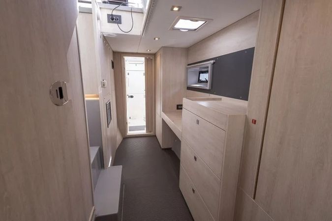 Leopard 43 | Pauline