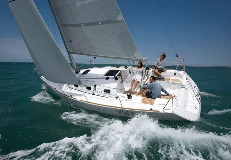 Beneteau First 31.7 | Rayon Vert